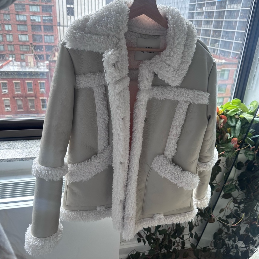 Urban Outfitters Willa Faux Leather Fur Sherpa Jacket Coat - Picture 3 of 8